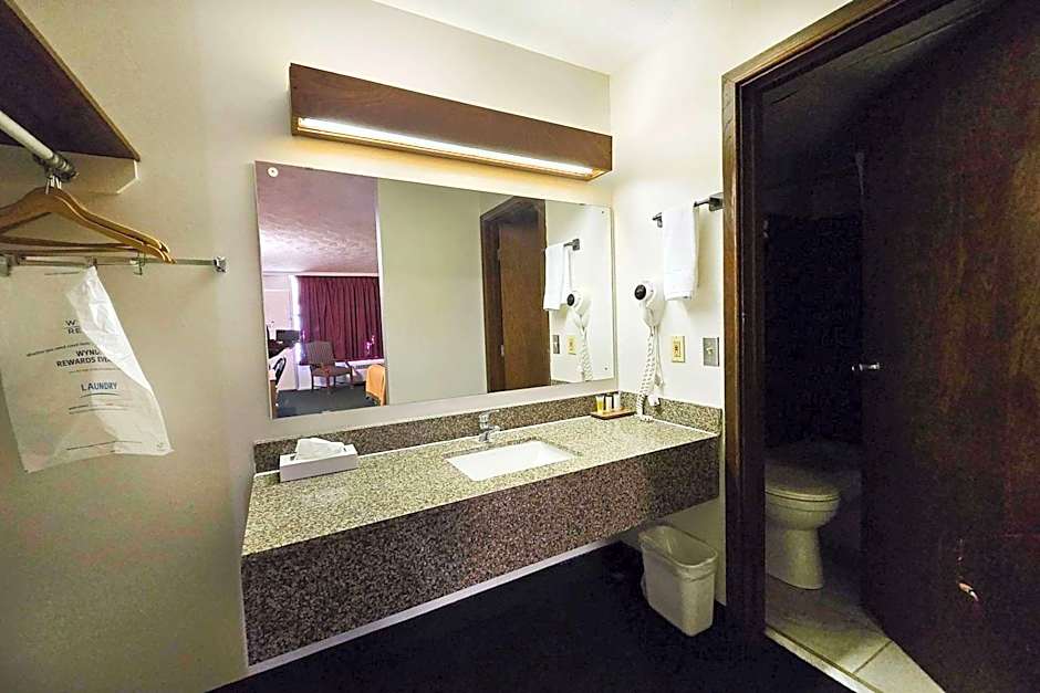 Travelodge by Wyndham Oakley