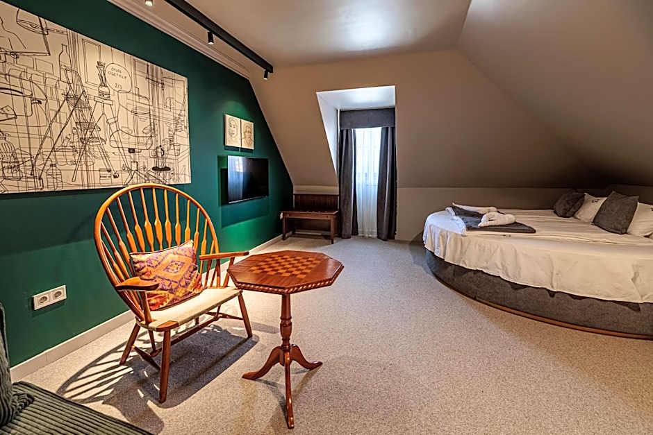 Barka Galéria Hotel és Étterem