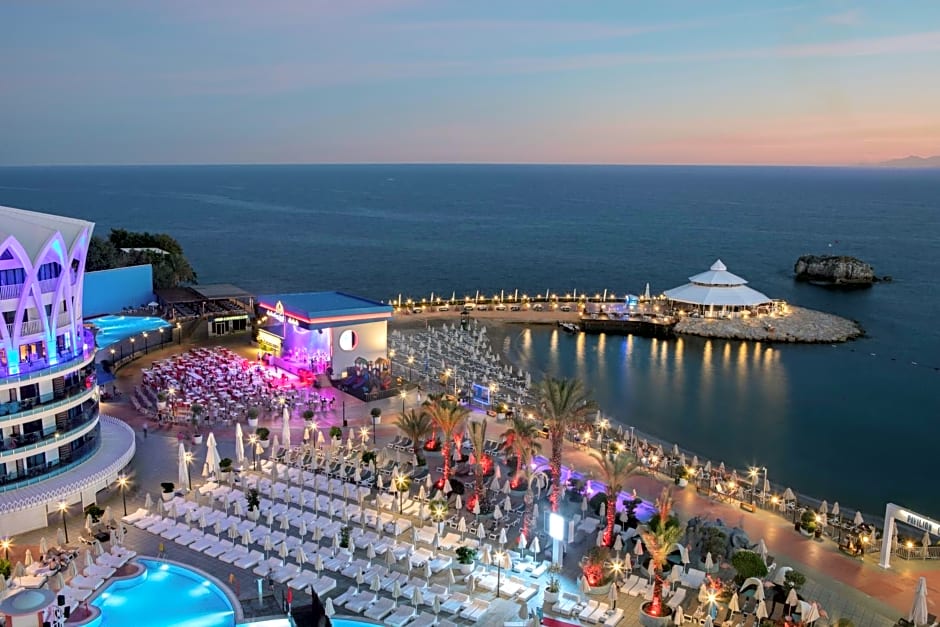 Granada Luxury Okurcalar