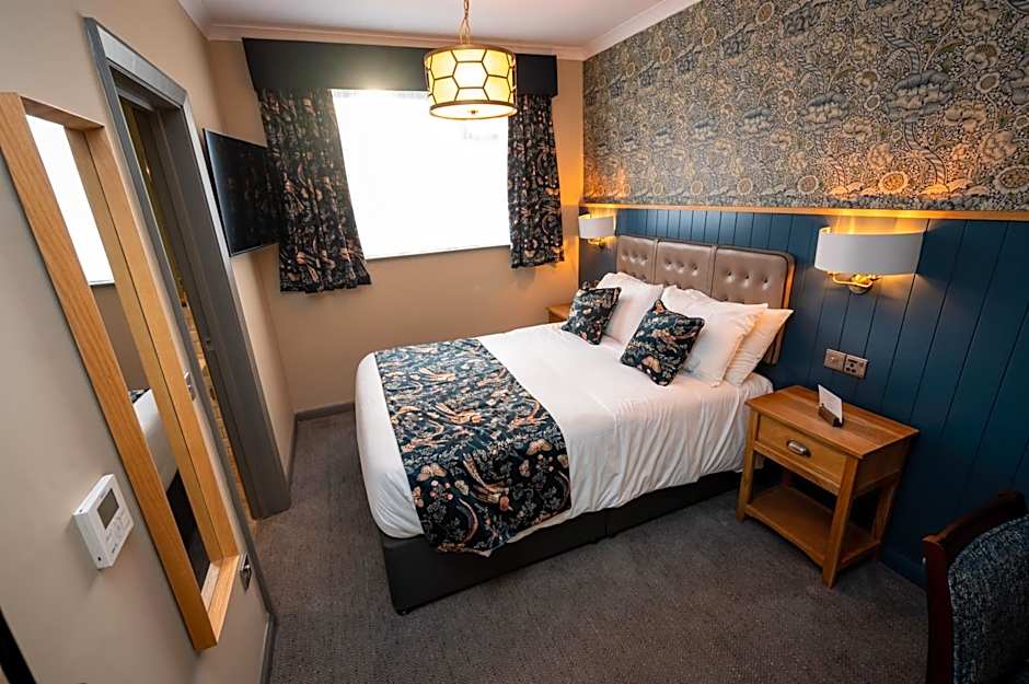 Riverside Hotel by Chef & Brewer Collection