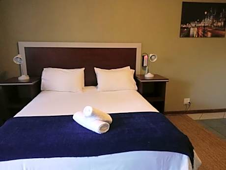 Deluxe Double Room with Shower