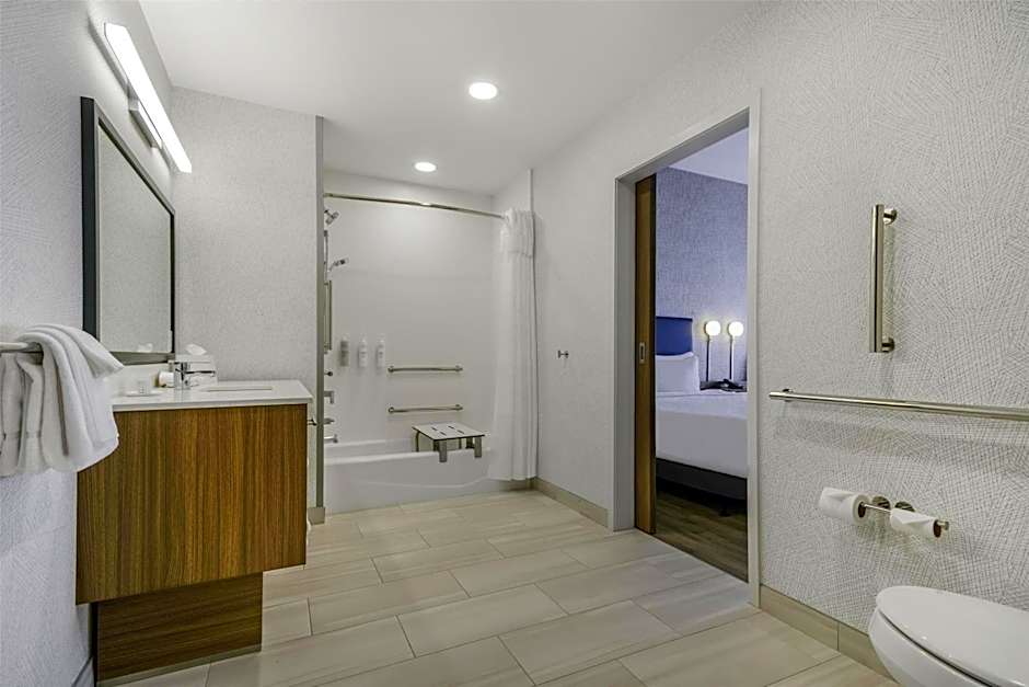 Home2 Suites by Hilton Cincinnati Midtown Oakley