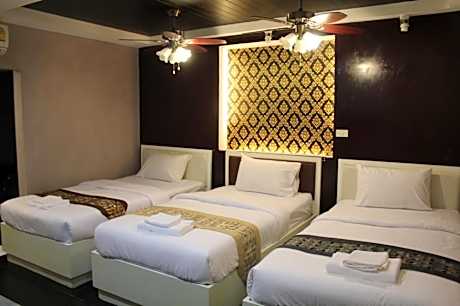 Triple Room with Private Bathroom