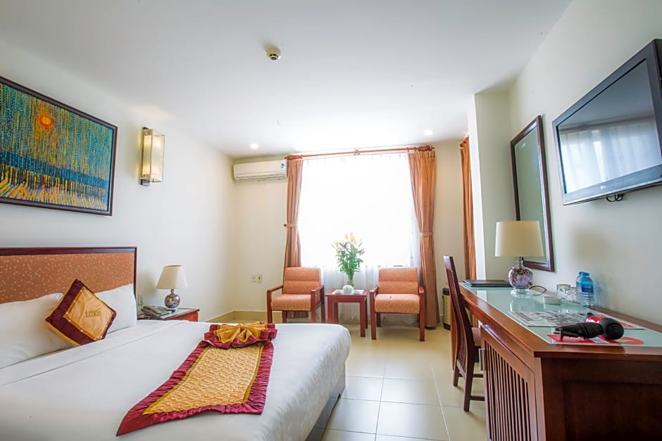 Luxe Hotel
