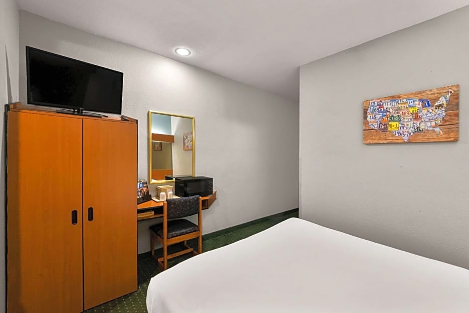 Econo Lodge Inn & Suites Mesquite - Dallas East