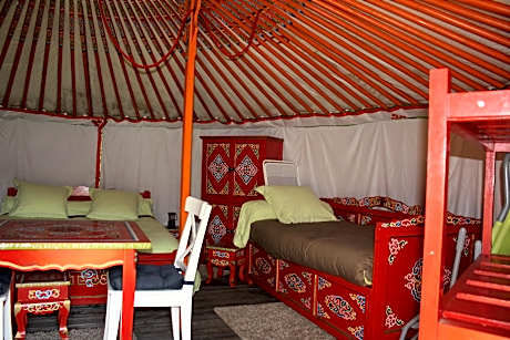 Yourte 5 p-Yurt-Shared Bathroom