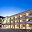 Travelodge by Wyndham Manhasset