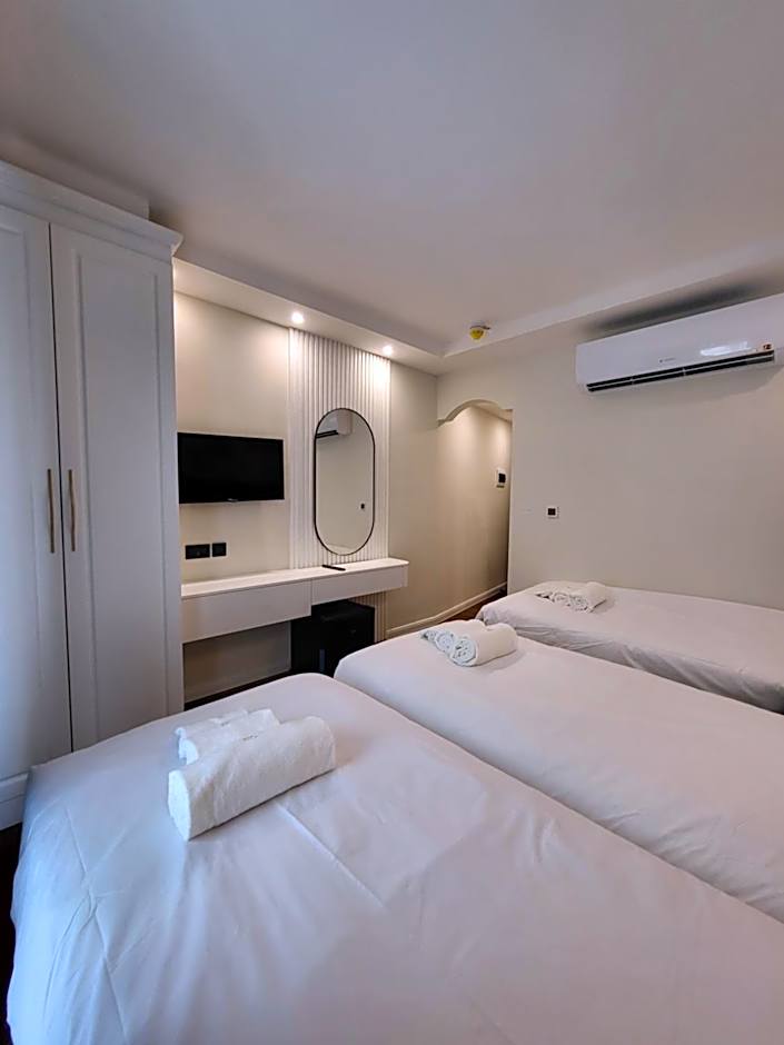 Carlton Hotel
