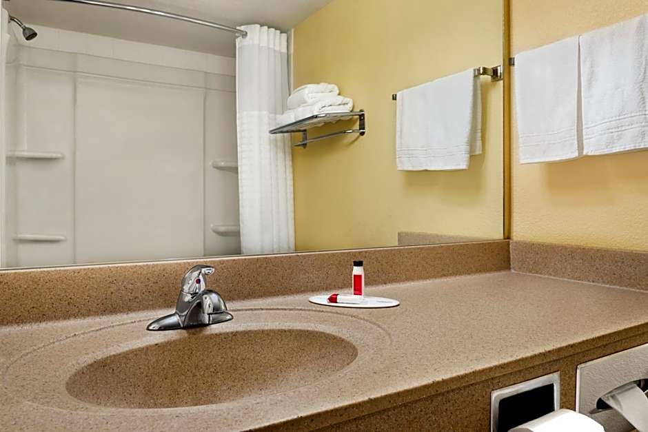 Super 8 by Wyndham Des Moines