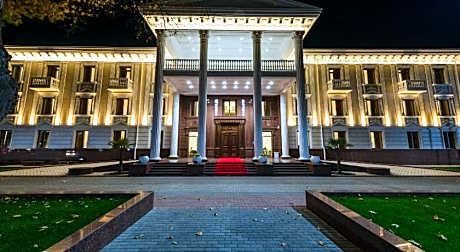 Zarafshon Parkside Hotel