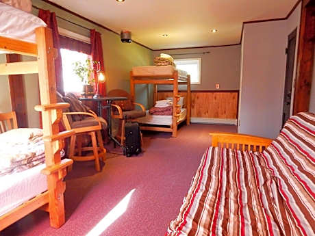 Bed in 4-Bed Mixed Dormitory Room