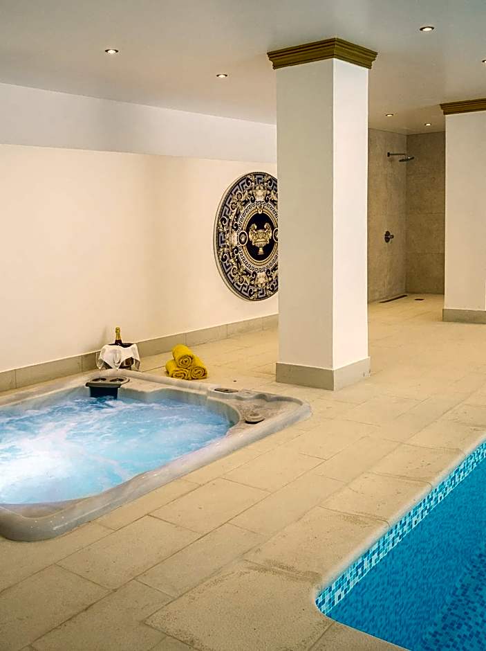 Theoxenia House Hotel