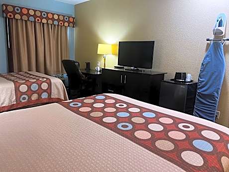Queen Room with Two Queen Beds - Smoking