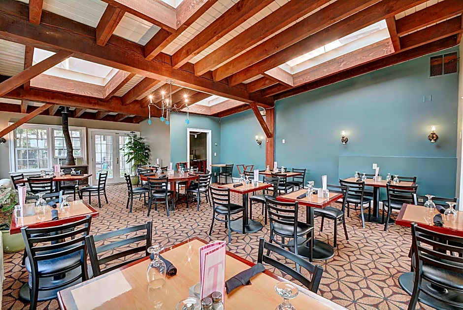 Colonial Motel and Spa