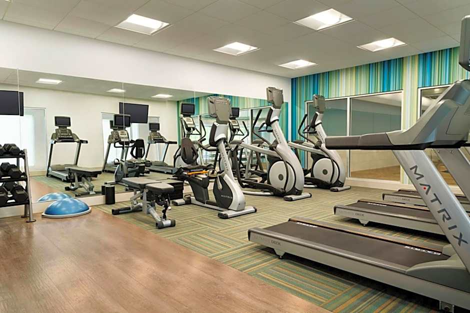 Holiday Inn Express And Suites Warsaw - E- Center By IHG