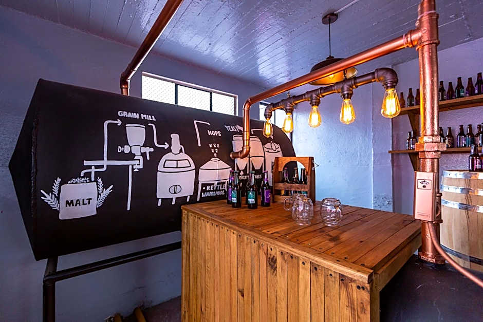 Mala Vecindad Beer Hotel