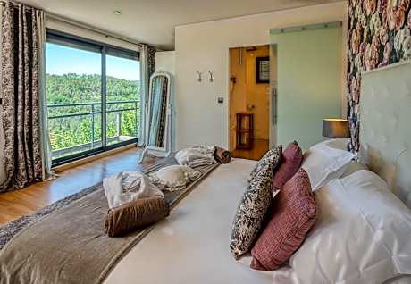 Deluxe Bungalow with Garden View