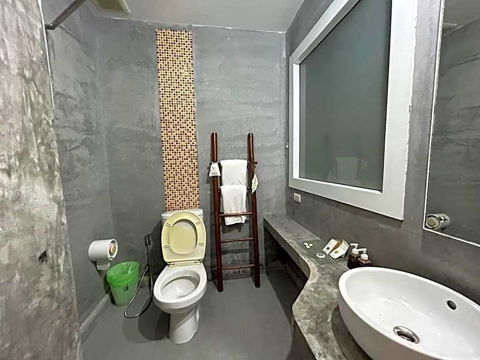 Benyada Lodge - Surin Beach