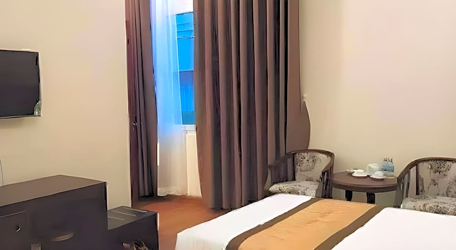 LUCKY STAR HOTEL