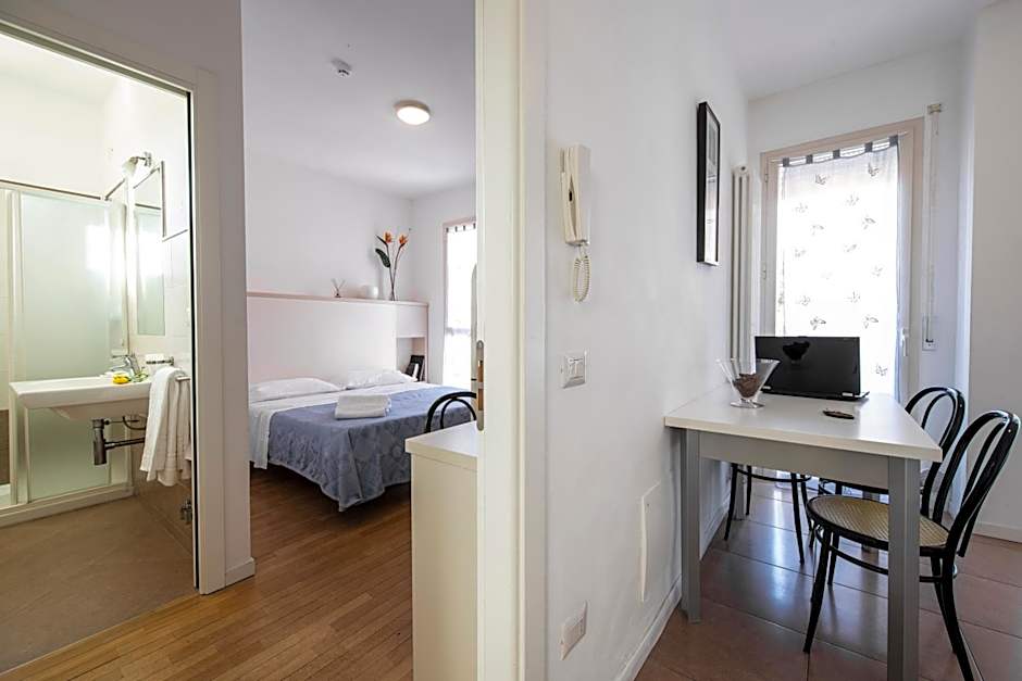 Hotel Figaro & Apartments