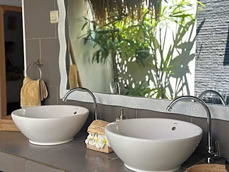 Twin Room with Private Bathroom