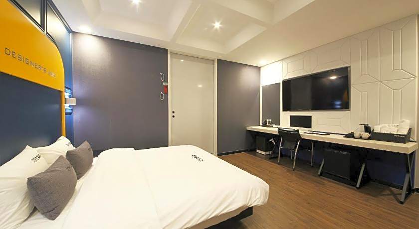 Premium Ava Hotel