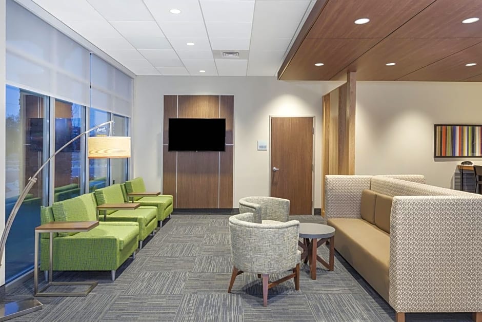 Holiday Inn Express And Suites Hudson I-94 By IHG