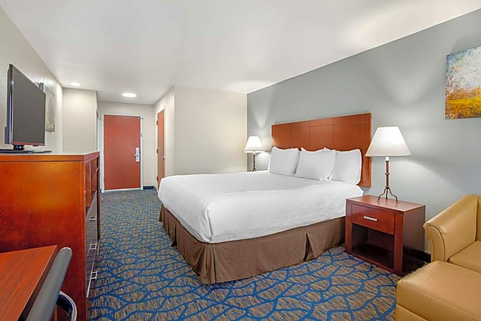 Best Western Plus Villa Del Lago Inn Patterson