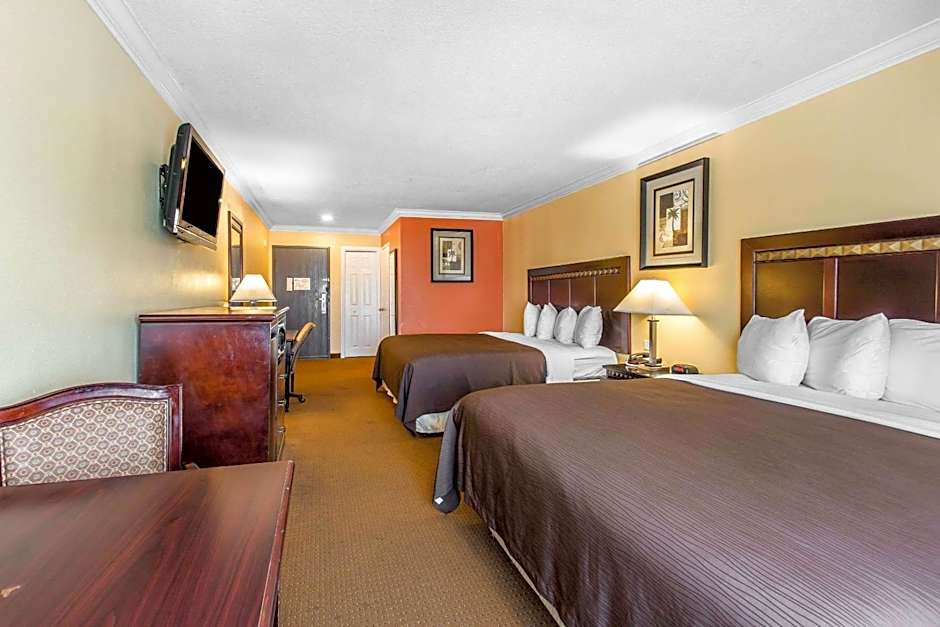 Photo 1 of 4 of Deluxe 2 King Beds