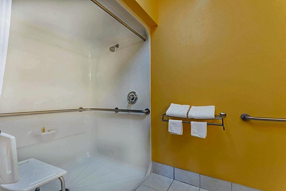 Days Inn by Wyndham Franklin