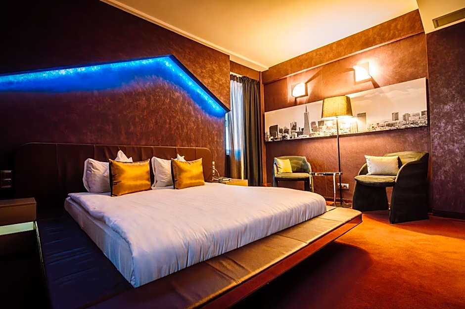 Plaza V Executive Hotel