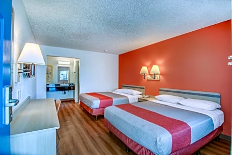 Deluxe Quadruple Room - Non-Smoking