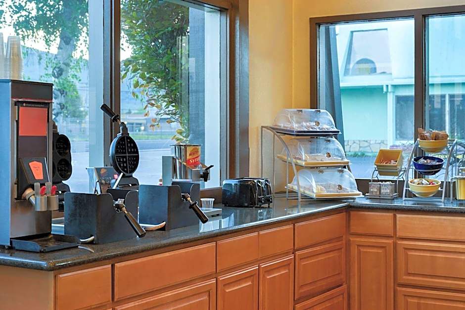 Days Inn by Wyndham Klamath Falls