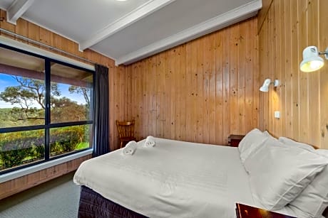 Two-Bedroom Villa with Spa Bath	