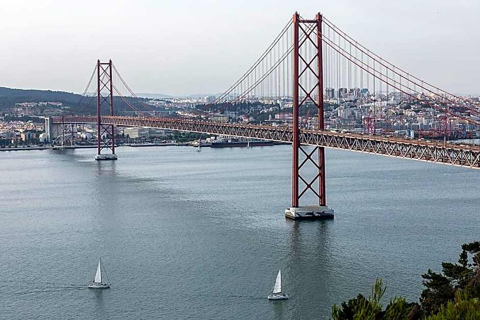HI Almada - Pousada de Juventude
