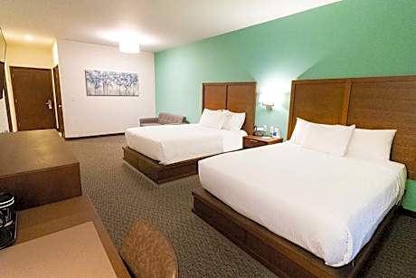 Quadruple Room with Two Queen Beds - Disability Access/Non Smoking/Interior Hall