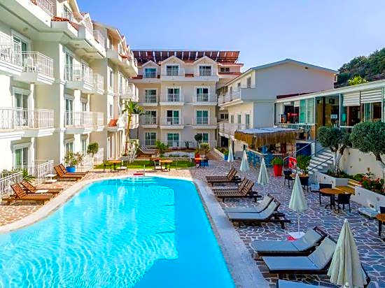 Montebello Deluxe Hotel