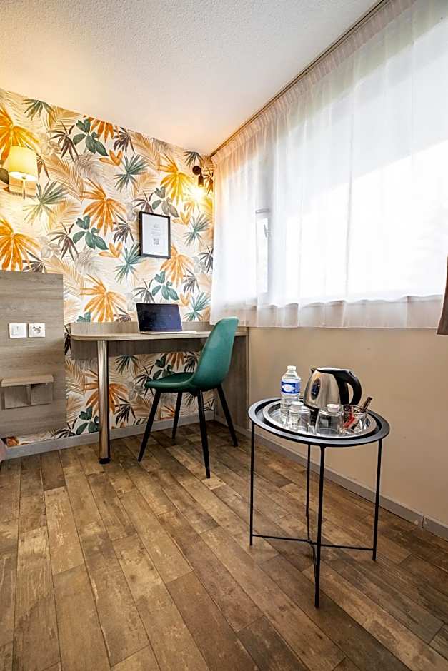 KYRIAD VALENCIENNES SUD - Rouvignies