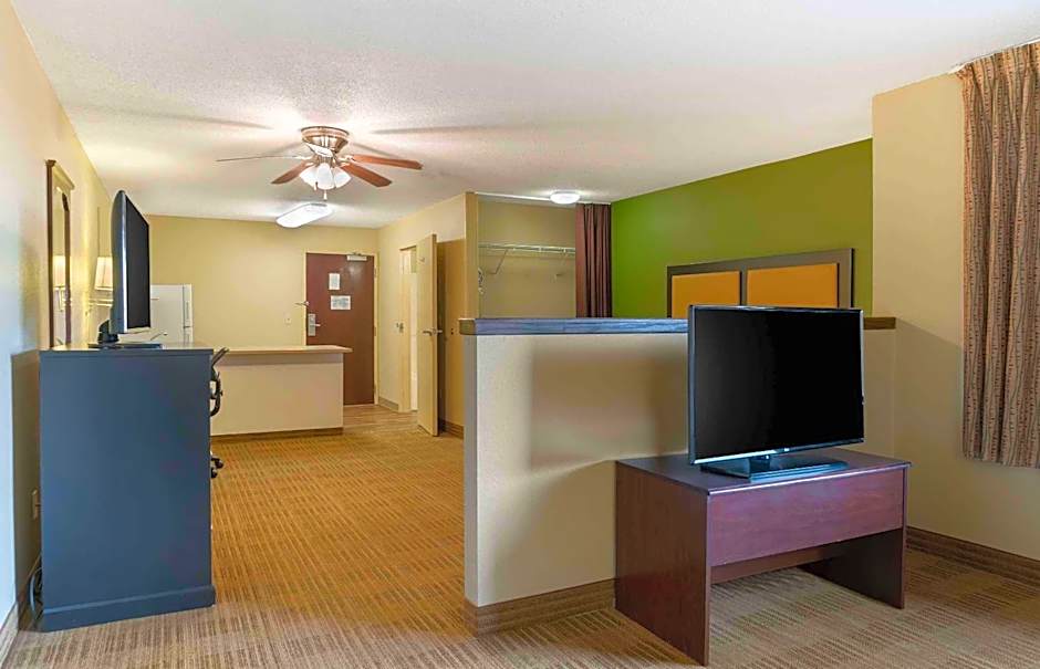 Extended Stay America Suites - Detroit - Metropolitan Airport