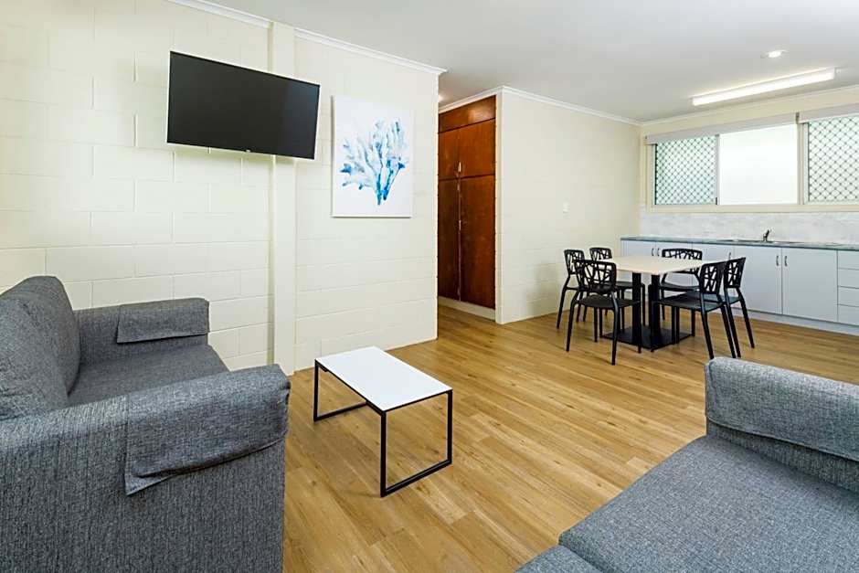 Nightcap at Edge Hill Tavern