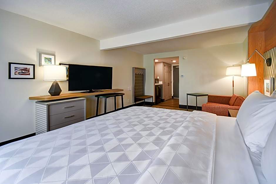 Holiday Inn- Allentown I-78 and Rt. 222 By IHG