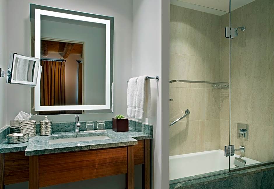 Rosewood Inn of the Anasazi