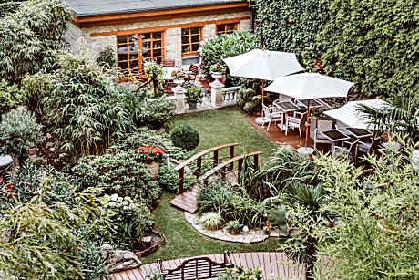 THE GATE GARDEN Hotel