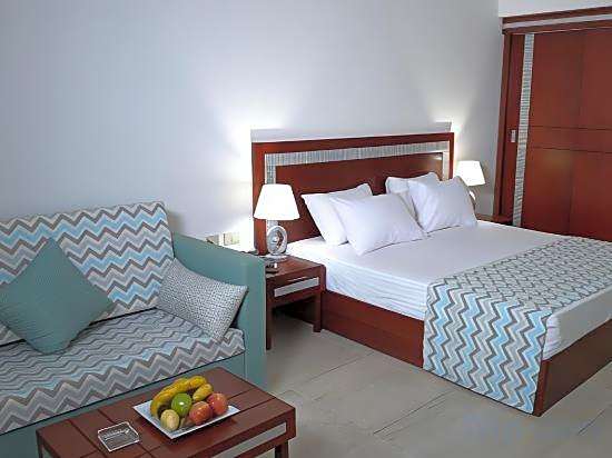 Oyster Bay Beach Suites