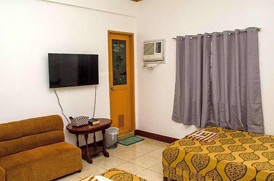 Lola Itang Pension and Restaurant