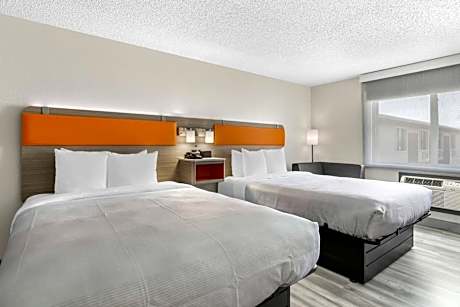 Queen Room with Two Queen Beds - Non-Smoking