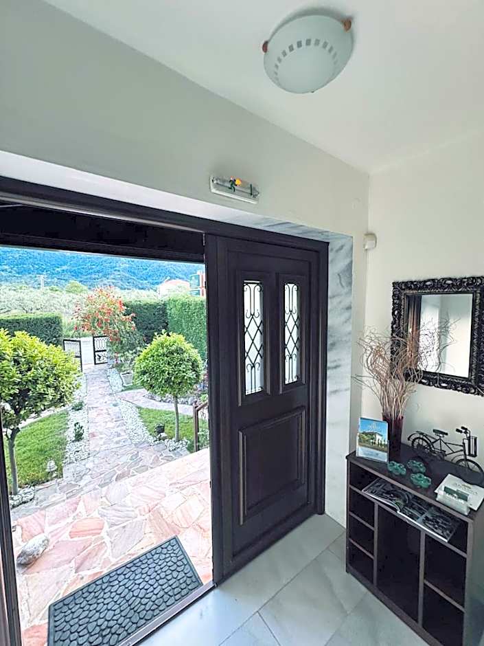 Anassa Deluxe Apartments & Studios