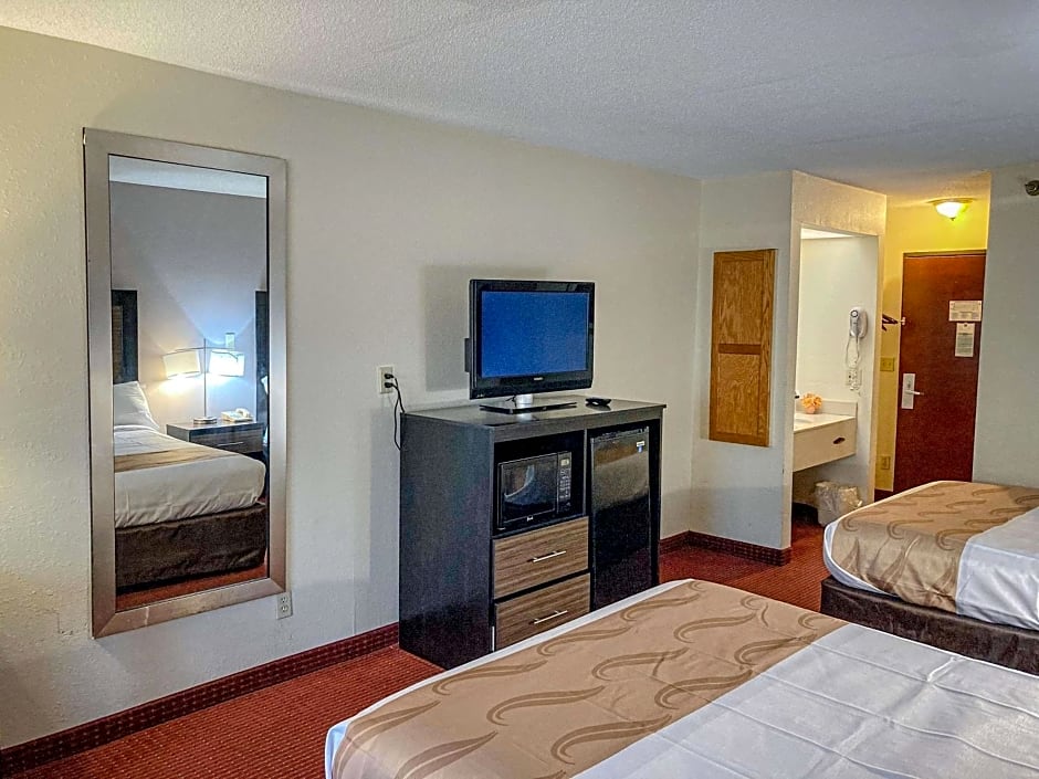 Motel 6 Elkhart, IN