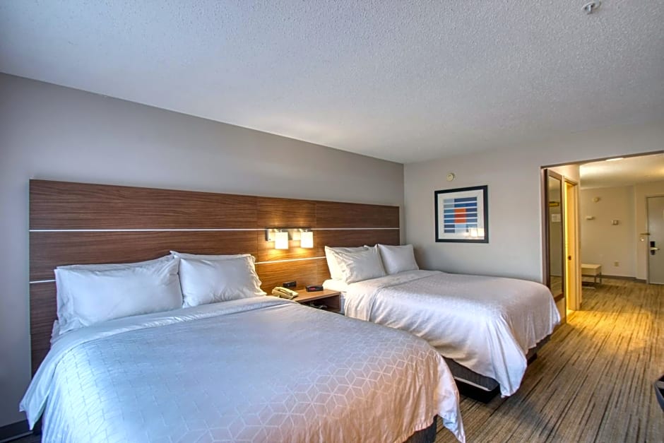 Holiday Inn Express Hotel & Suites Oshkosh - State Route 41