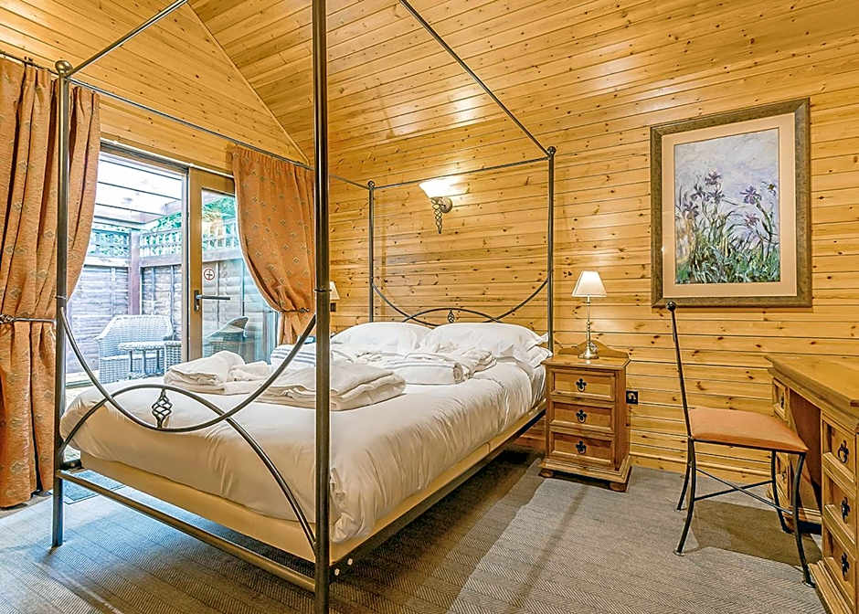 Tilford Woods Lodge Retreat